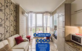 СВІТЛО ЦІЛОДОБОВО ! Rent-Kiev 2 min metro Chernihivska Lux